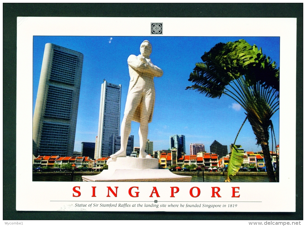 SINGAPORE  -  Statue Of Sir Stamford Raffles  Used Postcard As Scans - Singapore