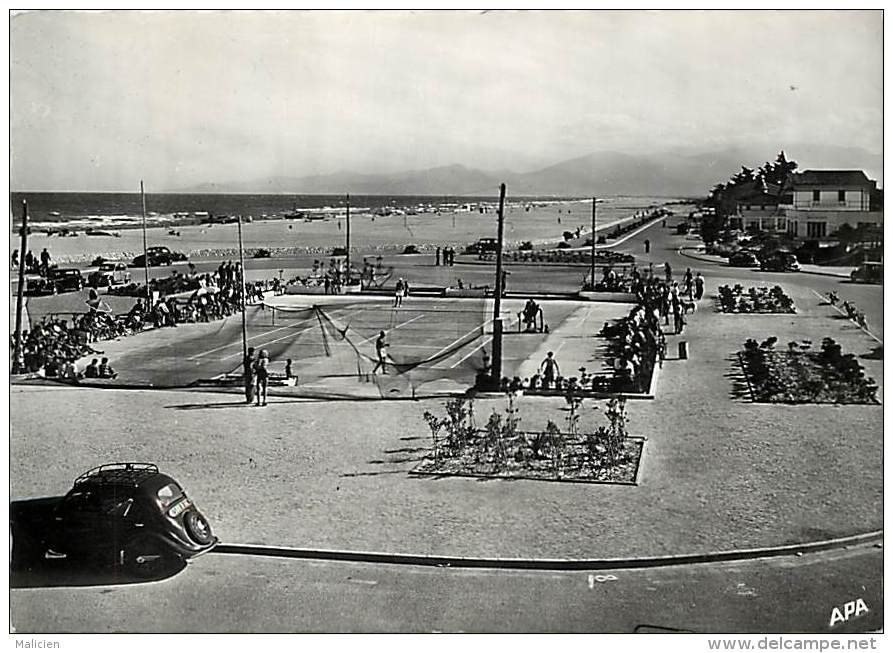 Grds Formats Div.- Ref R343- Pyrenees Orientales - Canet Plage - Place Des Fetes - Carte Bon Etat - - Canet En Roussillon