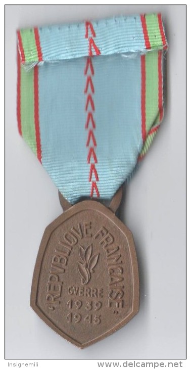 MEDAILLE GUERRE 1939-1945 REPUBLIQUE FRANCAISE - Graveur G SIMON - France