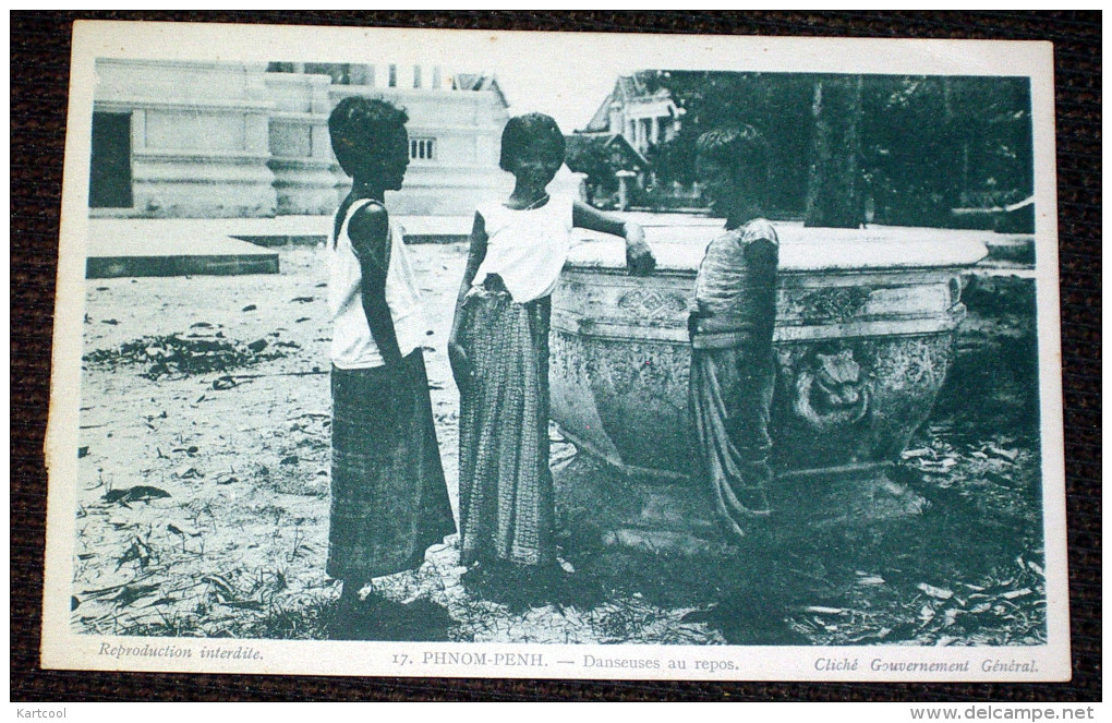 Danseuses Au Repos Cambodge Asie - CPSM Editions La MAison D´Art Colonial - Cambodge