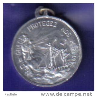 Médaille De 1906  59. Grand Fort Philippe Paroisse Notre Dame De Grace. - Religion & Esotericism