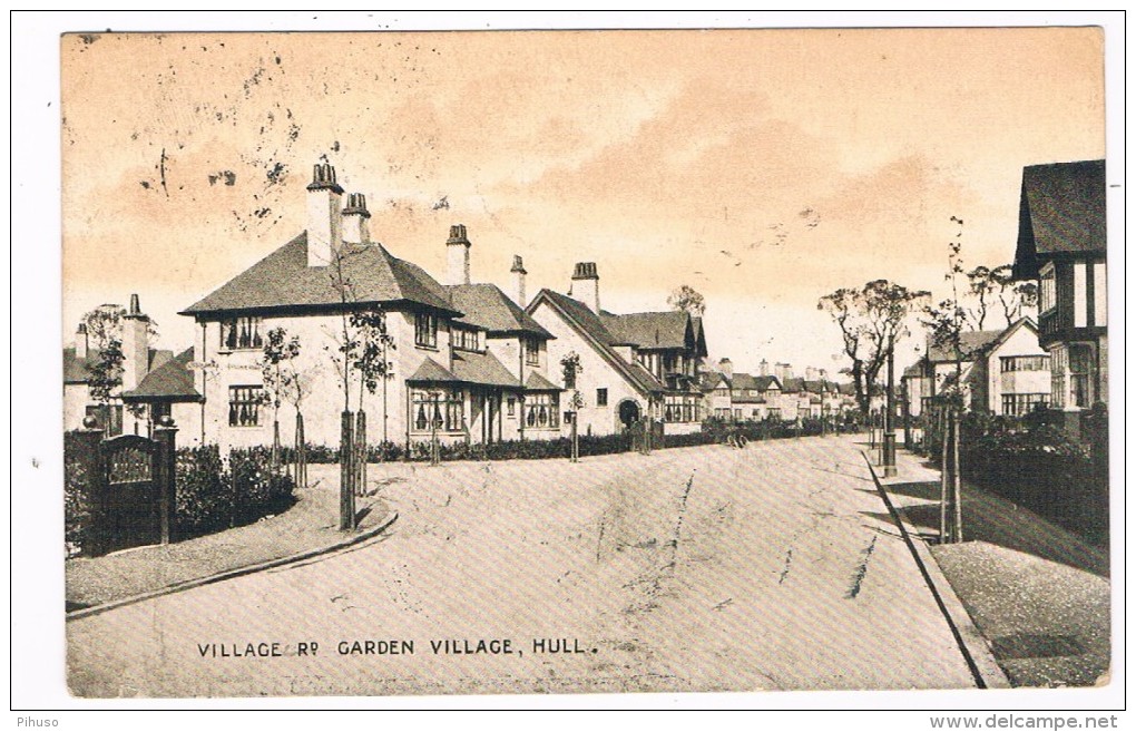 UK2381    HULL : Village Rd. - Garden Village - Hull