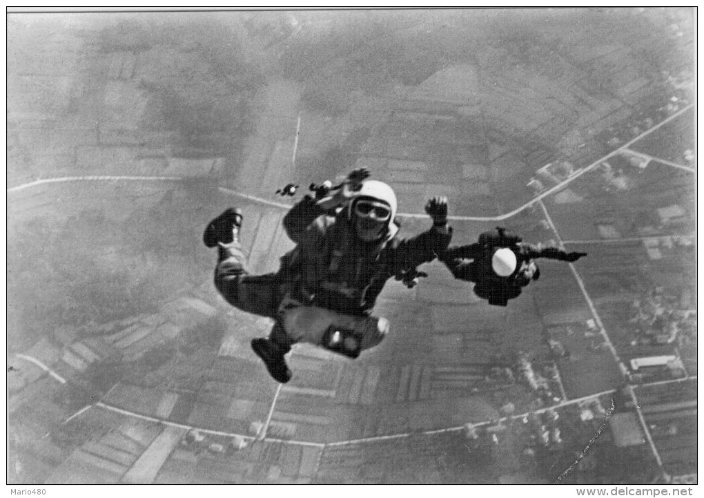 PARACADUTISTI    IN  VOLO      (NUOVA) - Parachutting