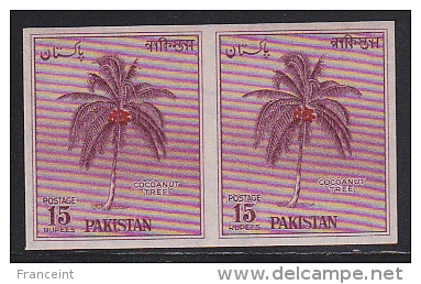 Pakistan 1957 15r Cocoanut Tree Imperforate Pair. Scott 95. MNH. - Pakistan