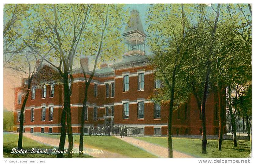 203447-Nebraska, Grand Island, Dodge School Building, Card No A-11934 - Grand Island