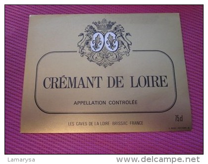 LOT DE 100 ETIQUETTE DE VIN /Champagne /Décollées ou Neuves faire défiler les 100 scanns de cette vente et les voir ...