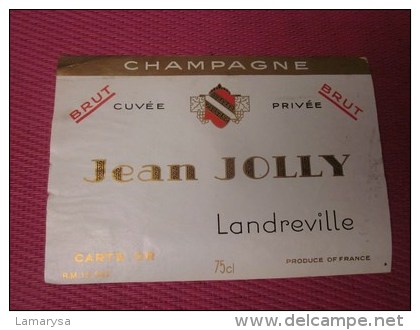 LOT DE 77 ETIQUETTE DE VIN /Champagne /Décollées ou Neuves faire défiler les 70 scanns de cette vente et les voir ...