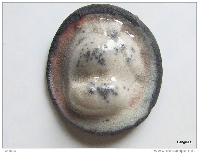 1 Cabochon Visage Enfant En Céramique Raku Blanc Noir Rose Lie De Vin Fabrication Artisanale   Une Pièce Ethnique Unique - Parels