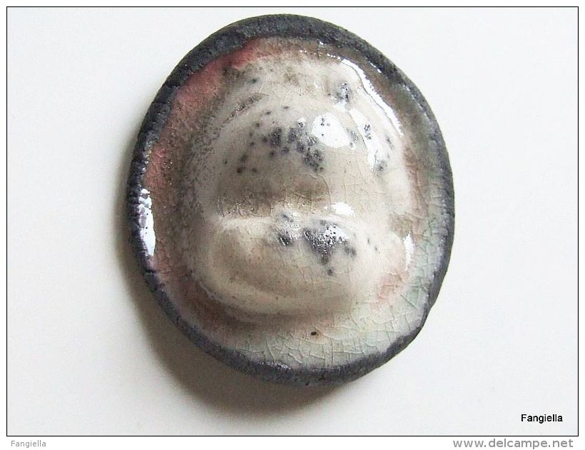 1 Cabochon Visage Enfant En Céramique Raku Blanc Noir Rose Lie De Vin Fabrication Artisanale   Une Pièce Ethnique Unique - Perlen