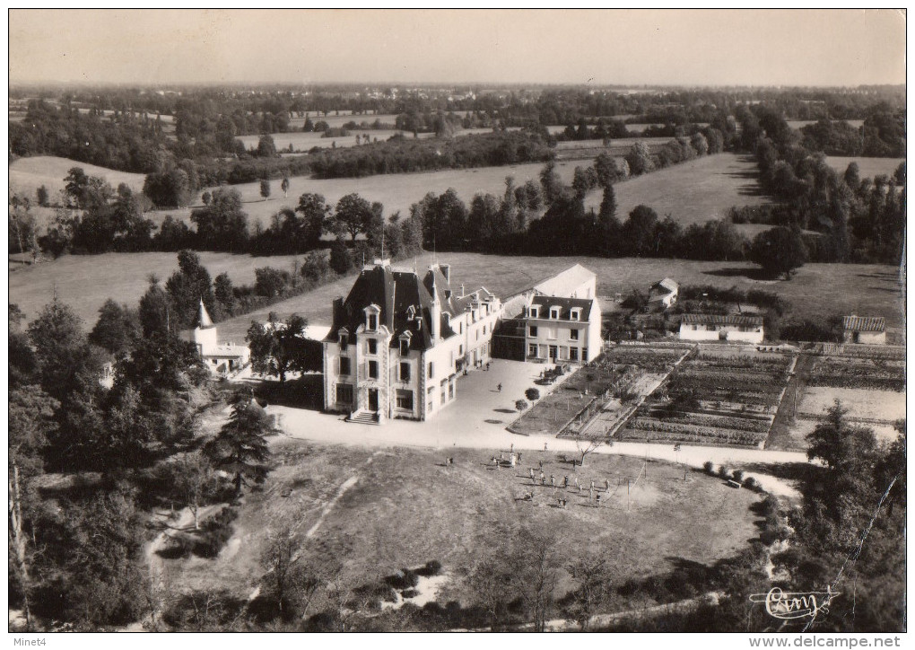 86 LATHUS Vue Aéreinne Du Château De Chez Ragon Colonie De Vacances - Vouneuil Sous Biard