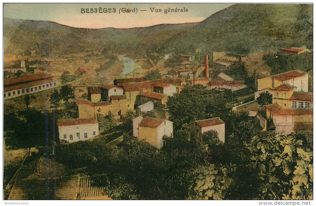 30 BESSEGES    VUE GENERALE COULEURS   Voir Scans RECTO VERSO Voyagée En 1930 - Bessèges