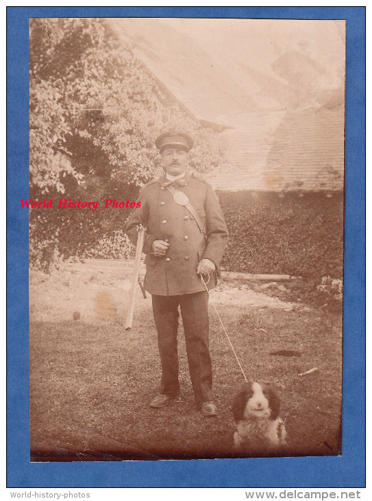 Photo Ancienne - Portrait D'un Garde Champêtre / Garde Chasse ? - Voir Uniforme & Fusil - Chien Dog Hund Rifle - Beroepen