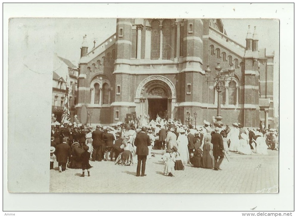 Blankenberge  *  ( Fotokaart )   Volk Voor De St. Rochuskerk Ter Gelegenheid Van De Zeewijding - Blankenberge