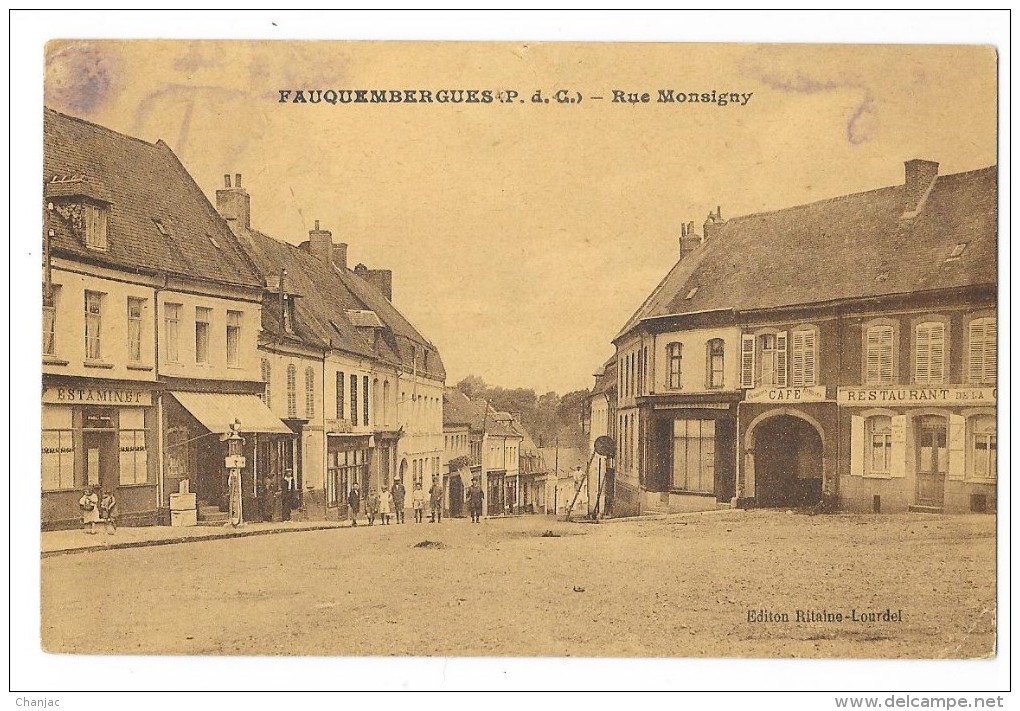 Cpa: 62 FAUQUEMBERGUES (ar. Saint Omer) Rue Monsigny (Estaminet, Pompe Essence, Café - Restaurant) - Fauquembergues