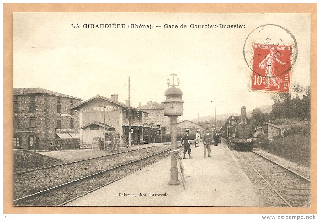 LA GIRAUDIERE (Rhône). -- Gare De Courzieu-Brussieu - Voyagée 1910 - TRAIN - GARE - La Giraudière - Autres & Non Classés