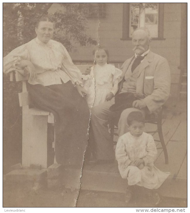 Photographie Montée Sur Carton/Grands Parents Avec Leurs Petits Enfants?/Dédicacée En Espagnol/1898  PHN91 - Signed Photographs