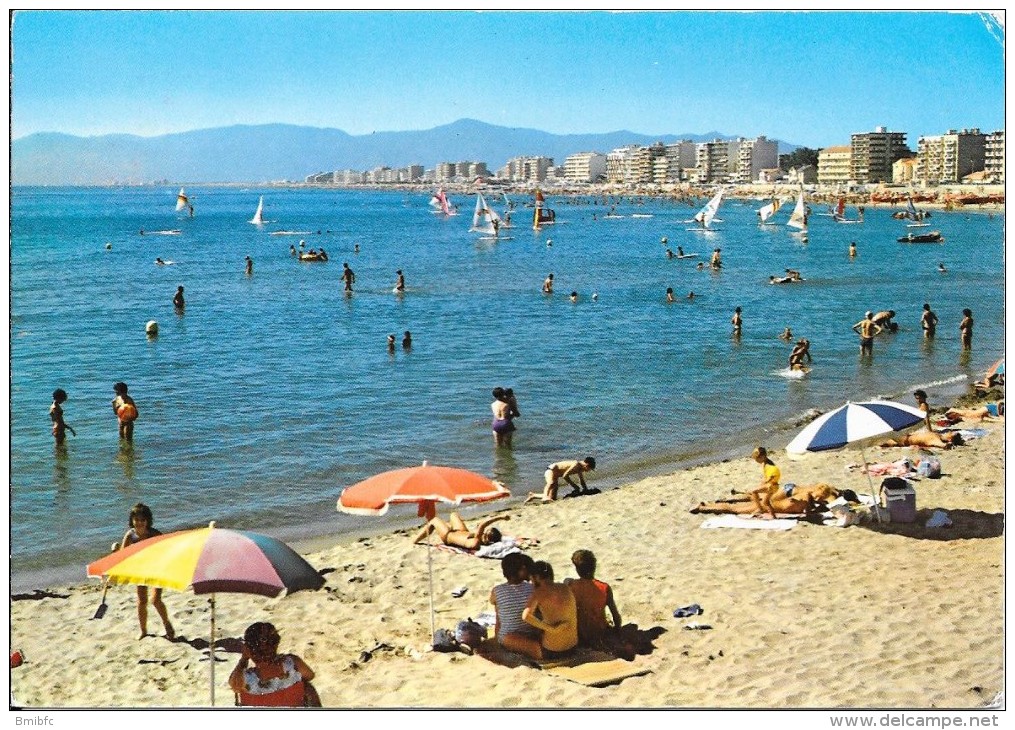 CANET-St NAZAIRE EN ROUSSILLON : La Plage, Au Loin Les Albères - Canet En Roussillon