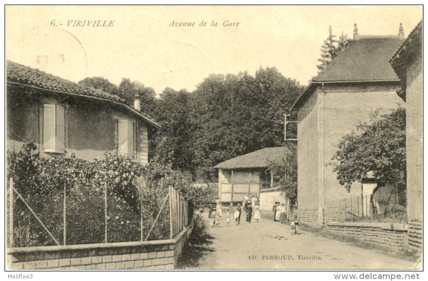 38/CPA - Viriville - Avenue De La Gare - Viriville