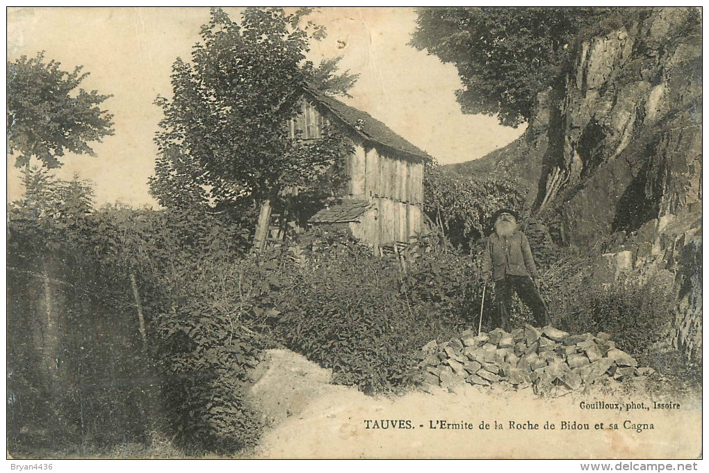 63 - Tauves - L'Ermite De La Roche De Bidou Et Sa Cagna - Puy De Dôme - Voir Scans - Autres & Non Classés