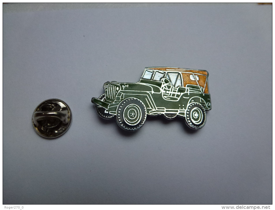 Superbe Pin's En EGF , Armée Militaire , Jeep US , Débarquement Juin 44 Normandie - Militaria