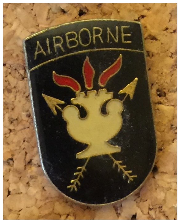 MILITAIRE AIRBORNE - Militaria