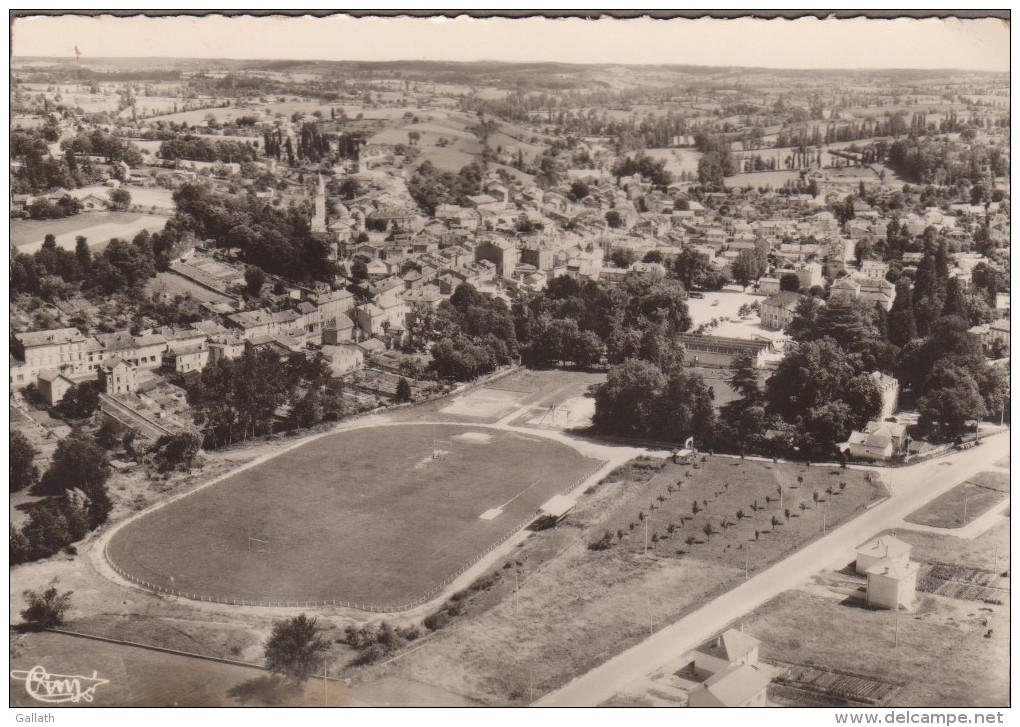 24-RIBERAC-Vue Panoramique Aérienne Et Le Terrain De Sports  Football 1960 - Riberac