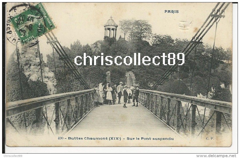 Carte Postale : Paris - Buttes Chaumont - Sur Le Pont Suspendu - Arrondissement: 19