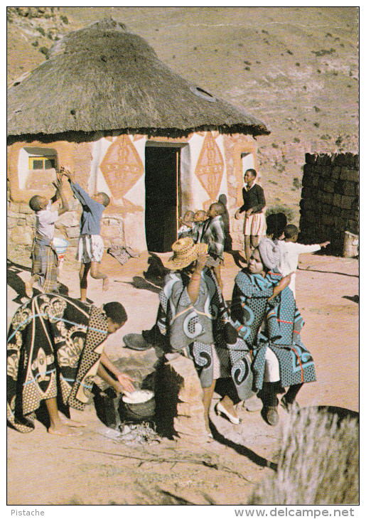 Lesotho Africa Afrique - Village Life - Nice Hut - Hutte - Women Children - Animated - Unused - 2 Scans - Lesotho