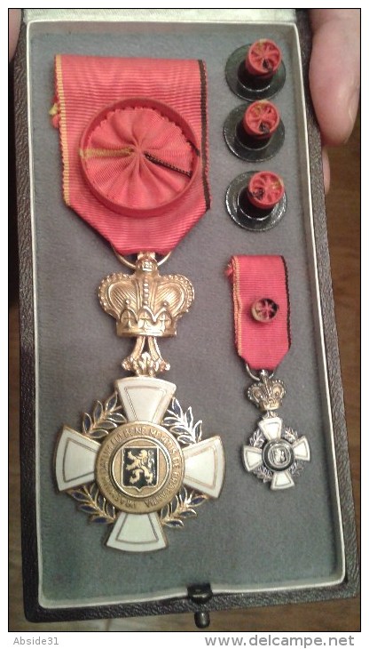 BELGIQUE - Croix Du Mérite Du Brabant ( 1ere Classe ) Dans Son Boitier Avec Sa Réduction - Belgique