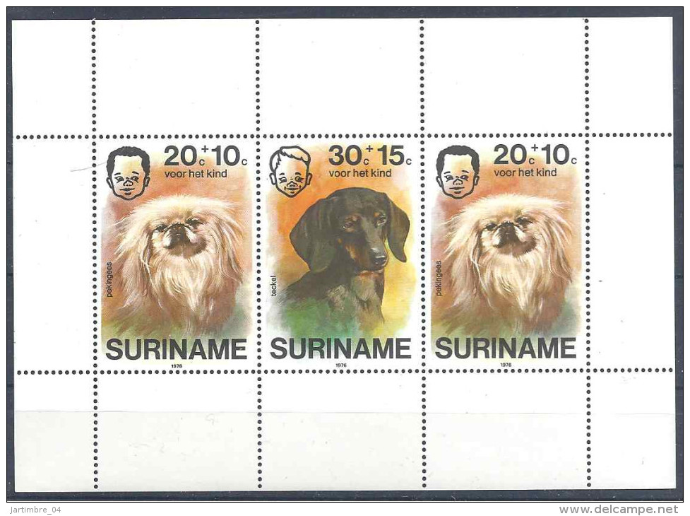 1976 SURINAM BF22** Chiens, Pekinois, Teckel - Surinam