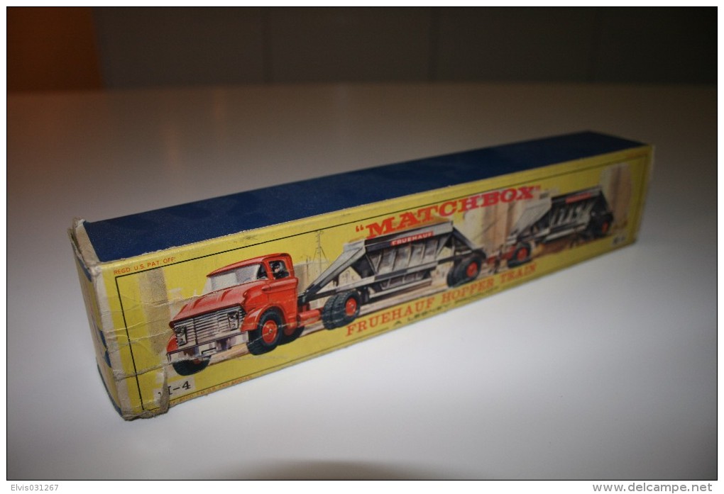 Matchbox Lesney M-4-B2 GMC TRACTOR & FRUEHAUF HOPPER TRAIN + Original Box, Issued 1964, Scale 1/64 - Matchbox (Lesney)