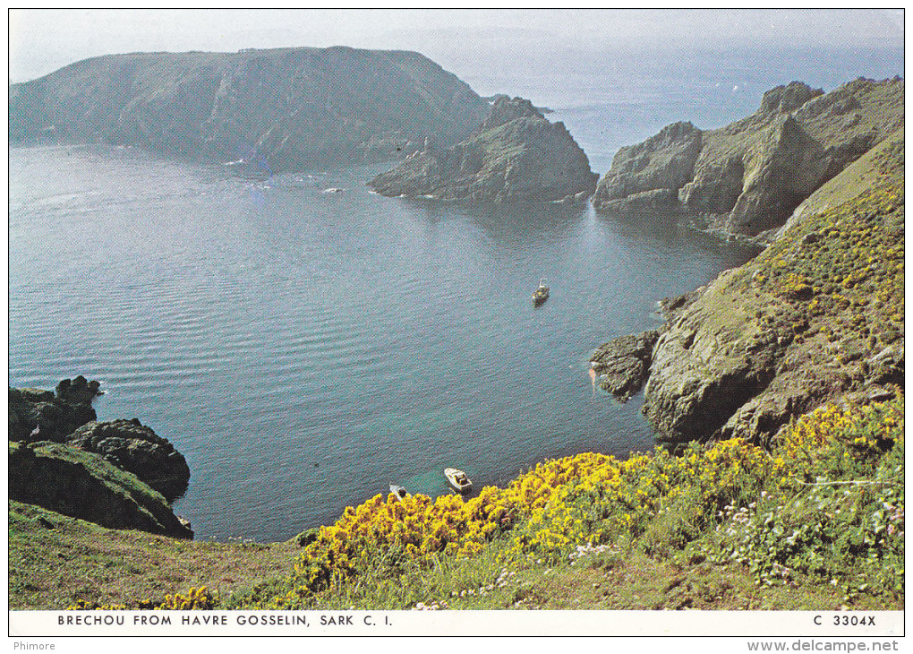 Ph-CPSM Royaume Uni Sark (Channel Islands) Brechou From Havre Gosselin - Sark