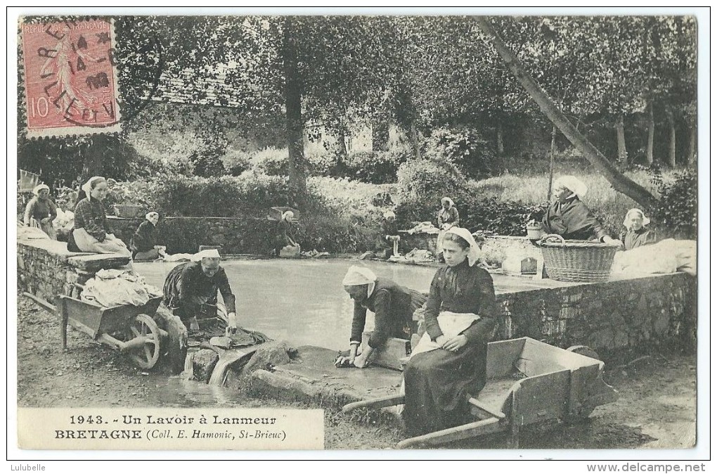 29 - Un Lavoir à LANMEUR - (1943)  - CPA - Autres & Non Classés