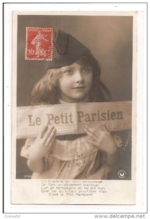 JOLIE FILLETTE  Avec Un CALOT Sur La Tête  Et Tenant Un Journal - ........C'est  LE PETIT PARISIEN - Scènes & Paysages