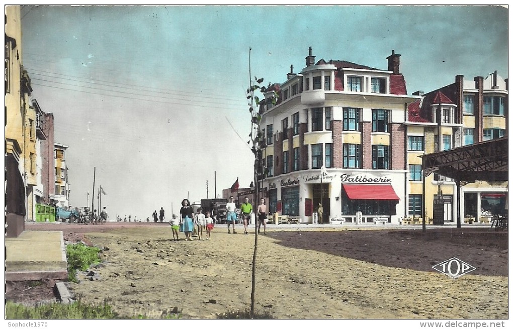 NORD PAS DE CALAIS - 59 - NORD - CPSM PF Couleur - BRAY DUNES - Place De L'Esplanade - Bray-Dunes