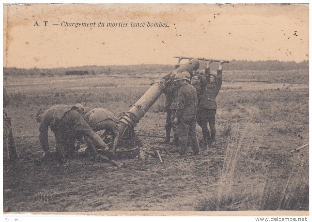 Chargement Du Mortier Lance-bombes - Matériel