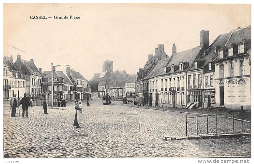 NORD  59    CASSEL    GRANDE PLACE - Cassel