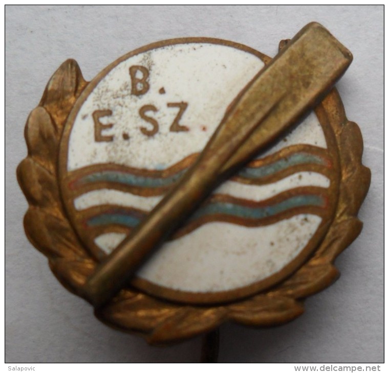 BESZ  ROWING  PINS BADGES  P - Canottaggio