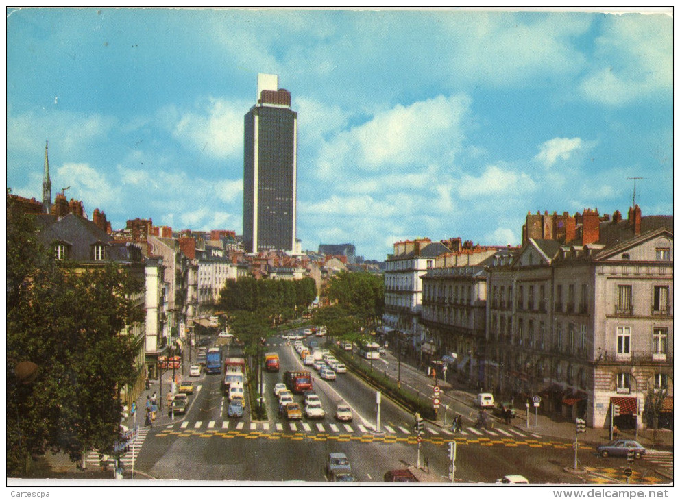 Nantes La Cours Des 50 Otages Et La Tour Bretagne 1985 CPSM Ou CPM - Nantes