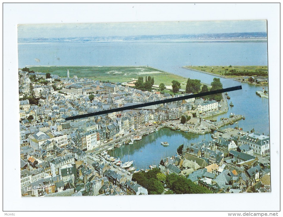 CPM  - Honfleur  -   En Avion Sur Le Port - Honfleur