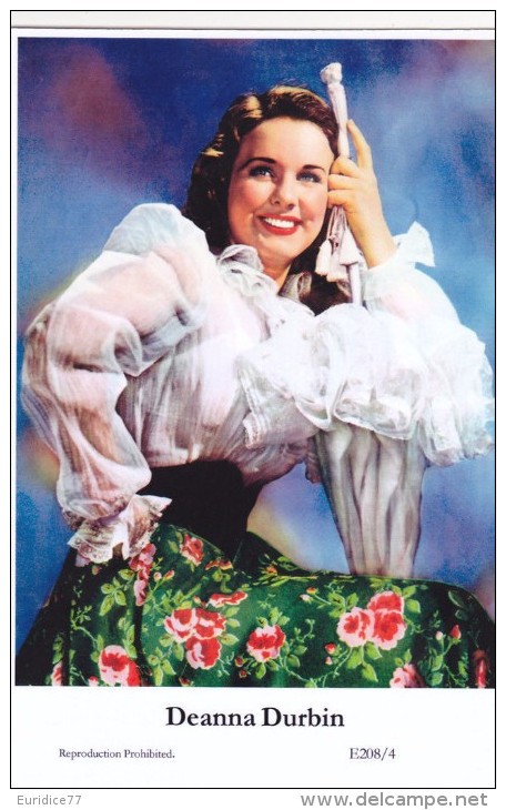 DEANNA DURBIN - Film Star Pin Up - Publisher Swiftsure Postcards 2000 - Artiesten