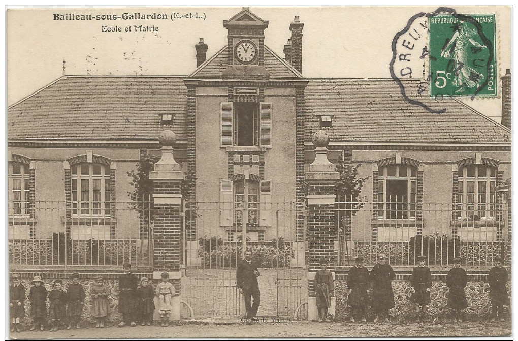 BAILLEAU-sos-GALLARDON (E.-et-L.) - Ecole Et Mairie - Autres & Non Classés