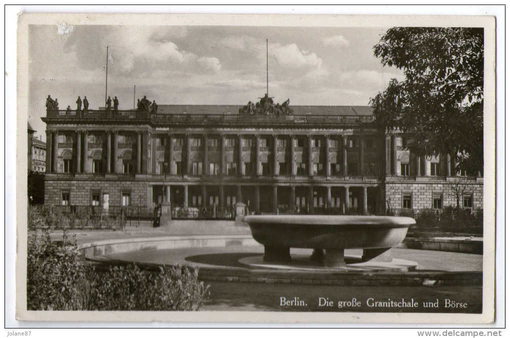 CPA     BERLIN    1936     DIE GROSSE GRANITSCHALE UND BÖRSE     BATIMENT DE LA BOURSE - Autres & Non Classés