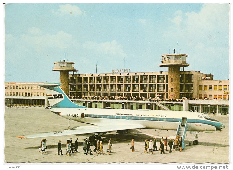 TUPOLEV TU-134 Sur L'aéroport BUDAPEST - 1946-....: Moderne