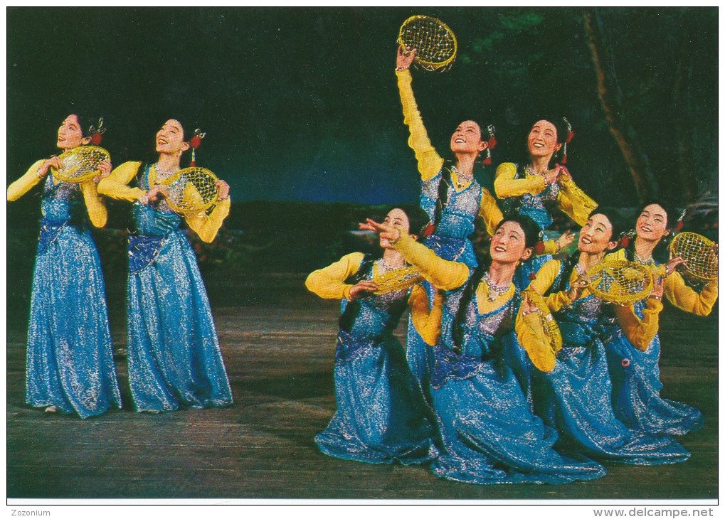 DPRK, NORTH KOREA, Dance Of Port Girls  , Vintage Old Photo Postcard - Korea (Noord)