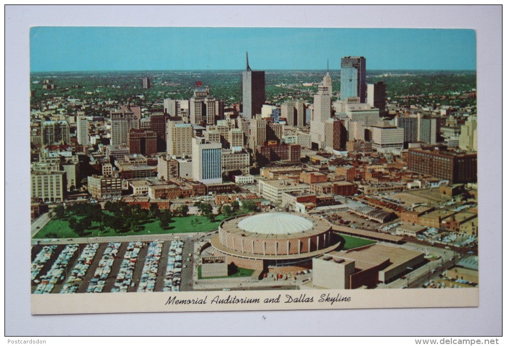 USA, Texas, Dallas, Memorial Auditorium And Skyline - Aerial View - Dallas