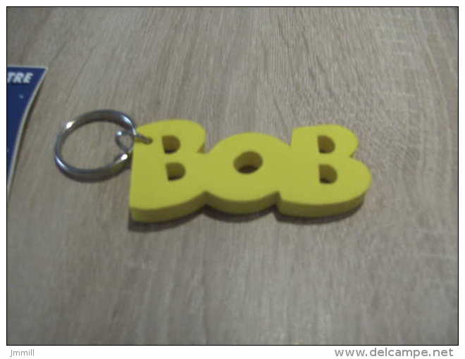 Bob Morane : Un Lot Du Porte Clef Bob Et De L´autocollant à La Santé De Notre Bob - Bob Morane