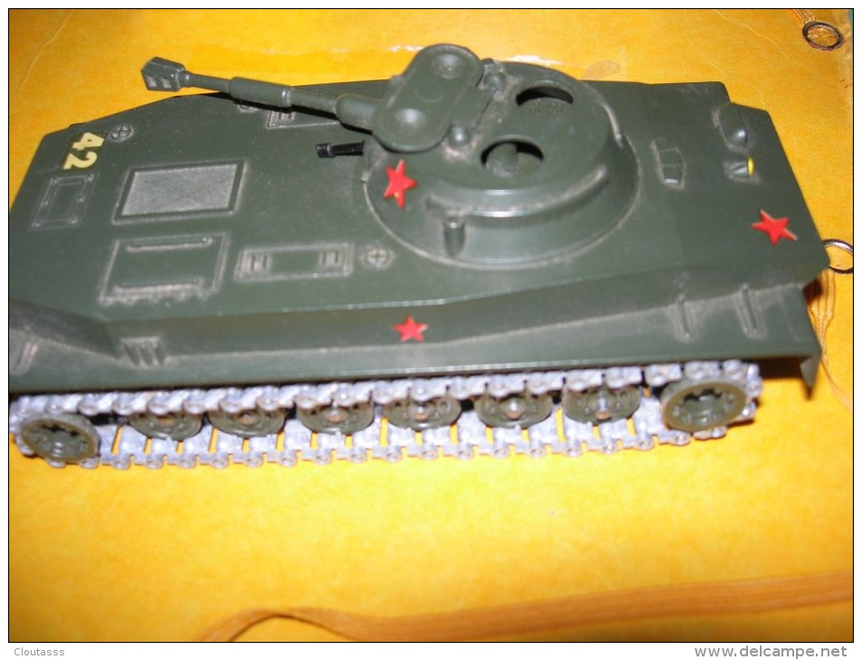 SOLIDO) TANK RUSSE "amphibie PT76 REF 2O7  6/62  ETAT NEUF  AVEC BOITE Tourelle Pivotante - Veicoli