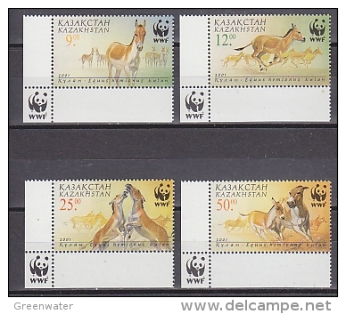 Kazakhstan 2001 WWF /  Horses  4v (corners)  ** Mnh (26886D) - Unused Stamps
