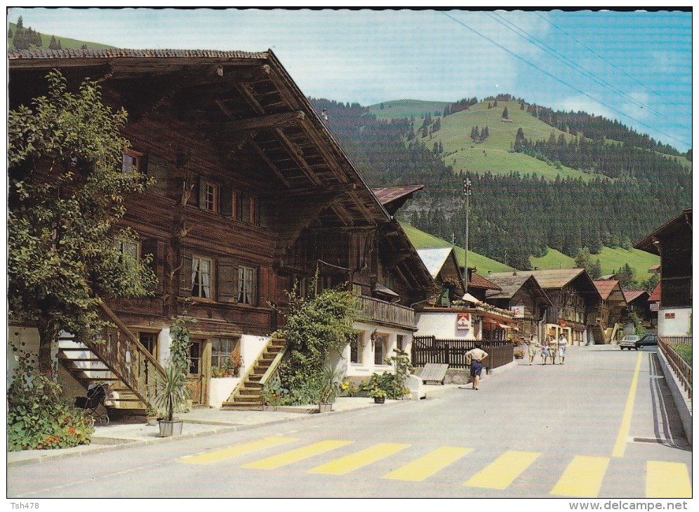 SUISSE----ROUGEMONT---vieux Chalet Typique--voir 2 Scans - Rougemont